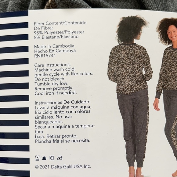 Pajama Set - Picture 3 of 10